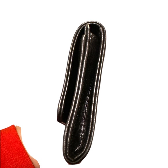 New Chanel Metallic Grey Quilted Wallet - Picture 8 of 11